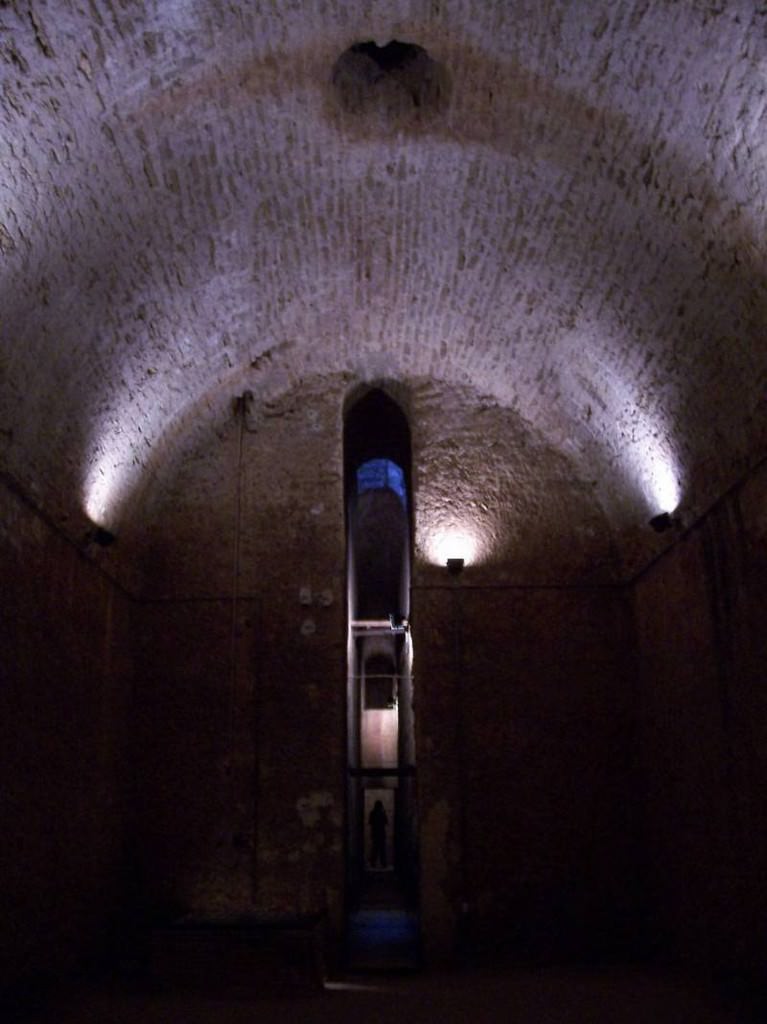 A rebourshttps://www.exibart.com/repository/media/eventi/2005/07/a-rebours.jpg