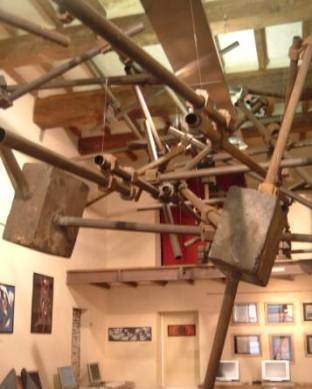 Industria & Arte: oggetti di produzione industriale geneticamente e artisticamente modificati