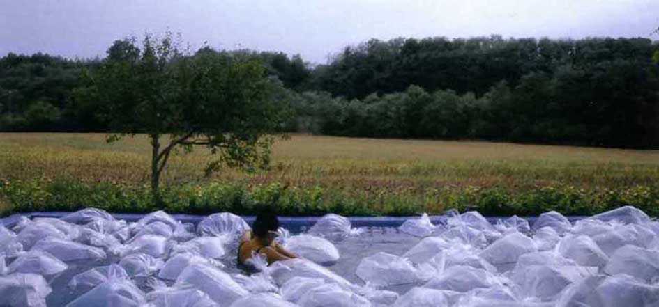 Un filo d’acquahttps://www.exibart.com/repository/media/eventi/2005/07/un-filo-d8217acqua.jpg