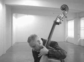 Arnold Dreyblatt – Solo Concert (for prepared amplified ‘excited strings’ bass and laptop)