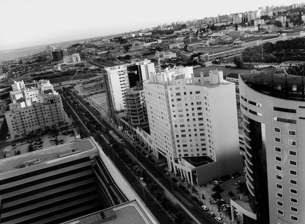 Gabriele Basilico – Verticalehttps://www.exibart.com/repository/media/eventi/2005/09/gabriele-basilico-8211-verticale.jpg