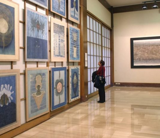 Il dono del gelso: gli artisti e la carta giapponese
