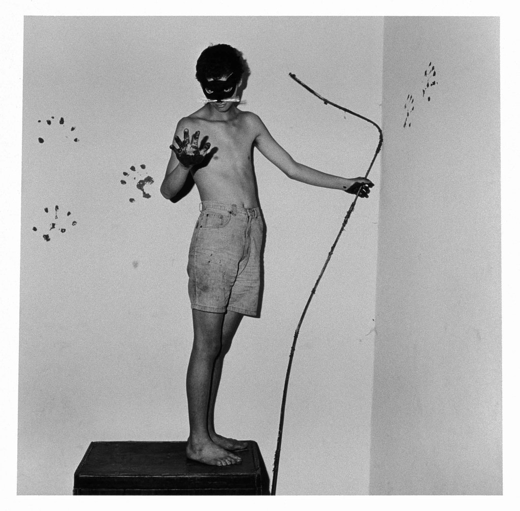 Roger Ballen – Shadow Chamberhttps://www.exibart.com/repository/media/eventi/2005/09/roger-ballen-8211-shadow-chamber.jpg
