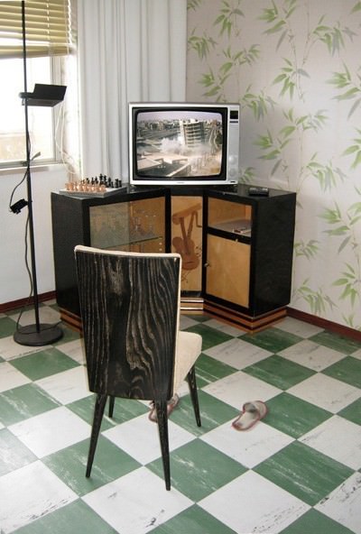 Anna Valeria Borsari – Condomini, grattacieli ed ecomostrihttps://www.exibart.com/repository/media/eventi/2005/10/anna-valeria-borsari-8211-condomini-grattacieli-ed-ecomostri.jpg