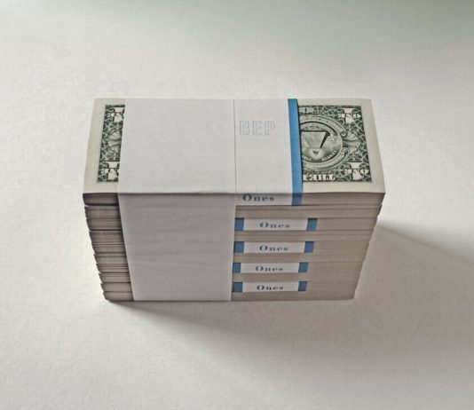 Gianni Colosimo – Wall Paper [Il vortice del desiderio è privo d’orizzonte]