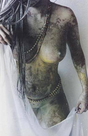 Ousmane Ndiaye Dago – Femme terre