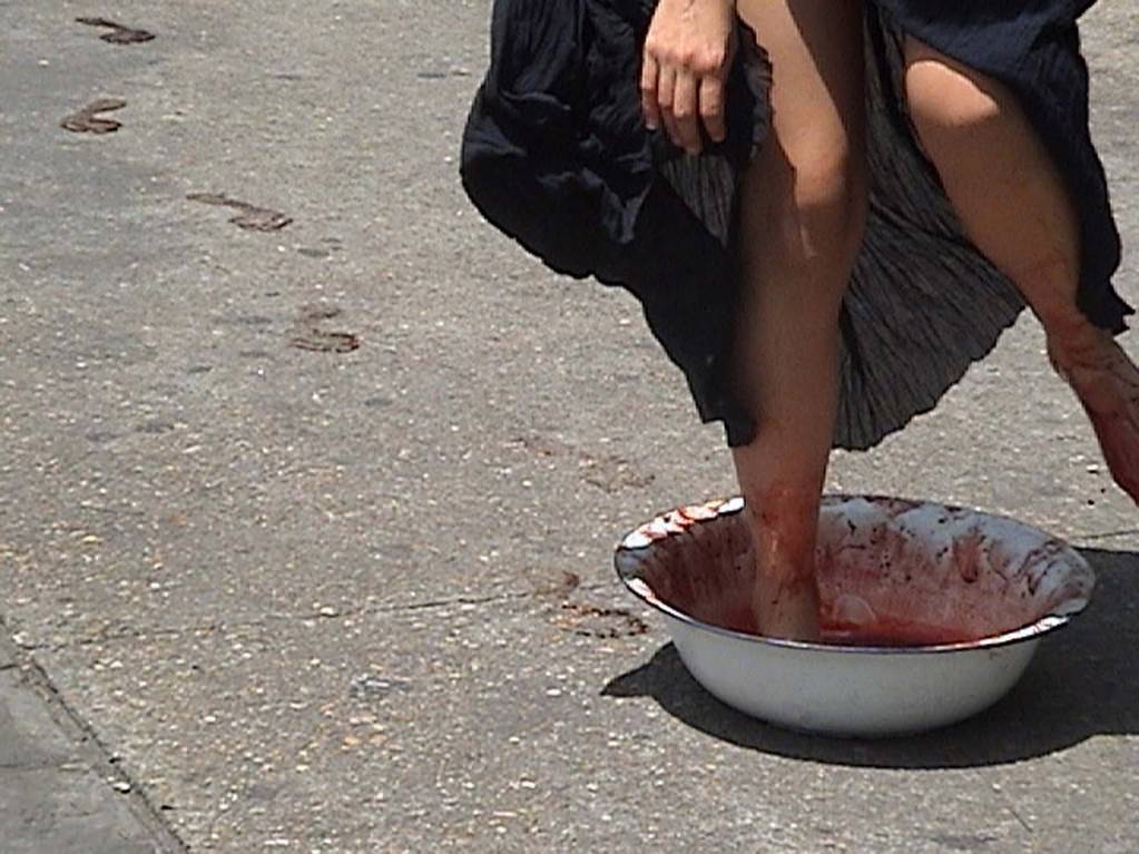 Regina José Galindohttps://www.exibart.com/repository/media/eventi/2005/10/regina-josé-galindo.jpg