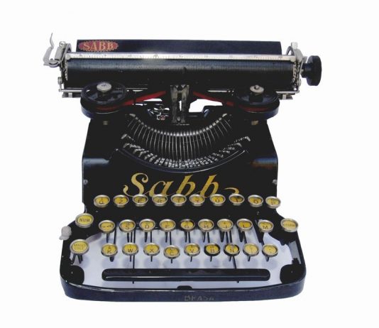 Scrittura, tecnologia e design. La collezione di macchine per scrivere del Museo di Crema