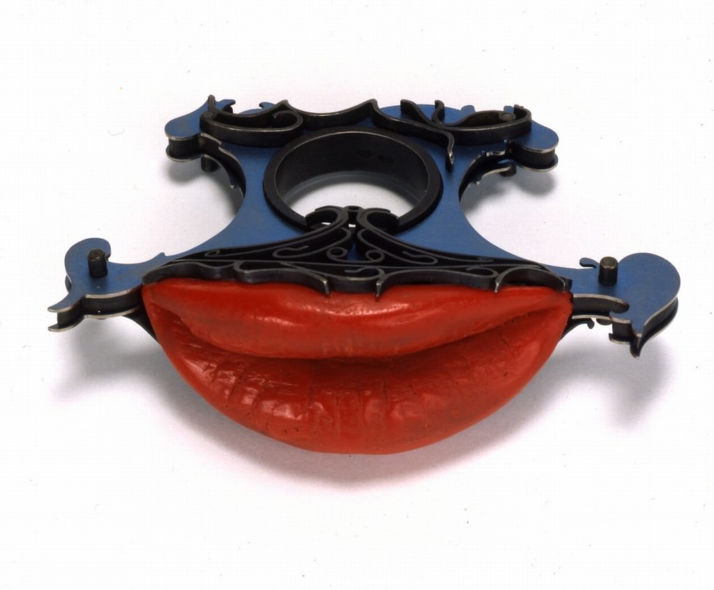 Supercraft. Per un’artissima applicatahttps://www.exibart.com/repository/media/eventi/2005/10/supercraft.-per-un’artissima-applicata.jpg