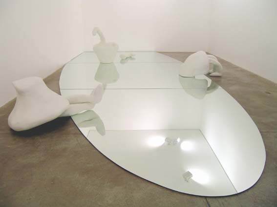 Valeska Soares – Narcissushttps://www.exibart.com/repository/media/eventi/2005/10/valeska-soares-8211-narcissus.jpg