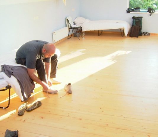 Waiting Room – Giuseppe Ielasi