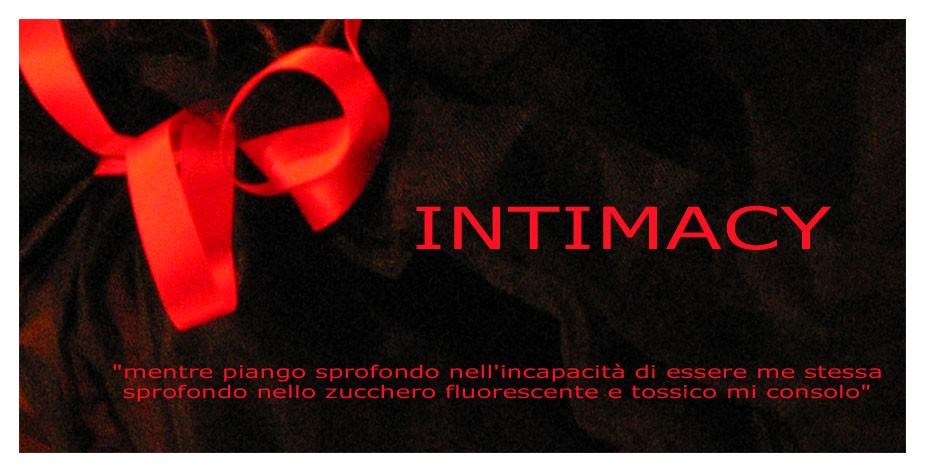 Eleonora Papapietro – Intimacy. Mentre piango sprofondo nell’incapacità di essere me stessa, sprofondo, nello zucchero fluorescente e tossico mi consolohttps://www.exibart.com/repository/media/eventi/2005/11/eleonora-papapietro-8211-intimacy.-mentre-piango-sprofondo-nell8217incapacità-di-essere-me-stessa-sprofondo-nello-zucchero-fluorescente-e-tossico-mi-consolo.jpg