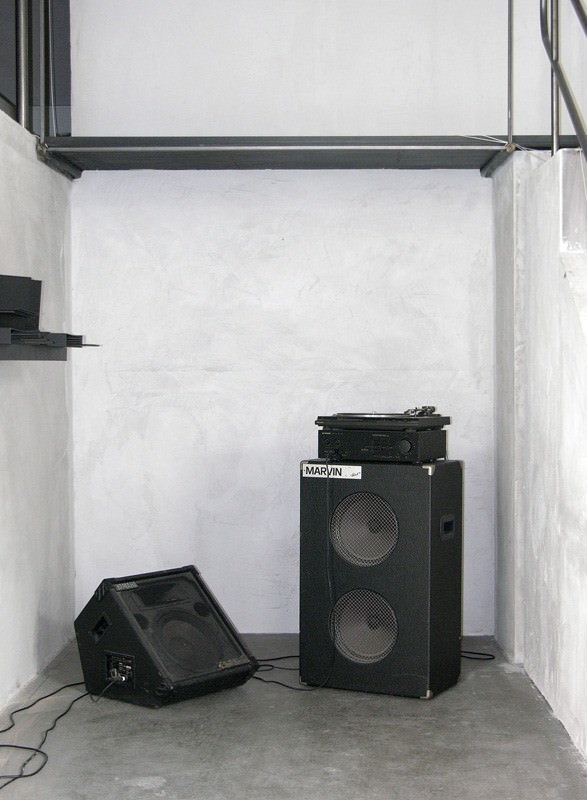 Gianluca Codeghini – Dusthttps://www.exibart.com/repository/media/eventi/2006/06/gianluca-codeghini-8211-dust.jpg