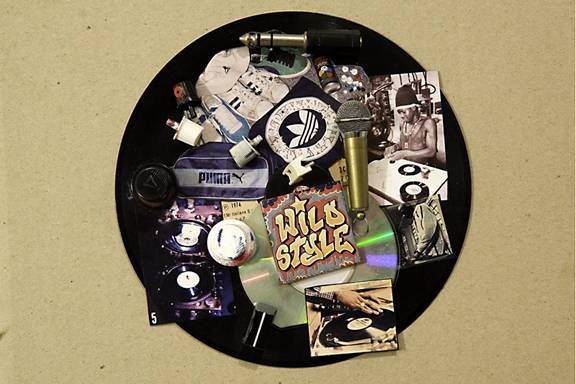 Vaitea – Vee’s vinyl art #1https://www.exibart.com/repository/media/eventi/2007/02/vaitea-8211-vee8217s-vinyl-art-1.jpg