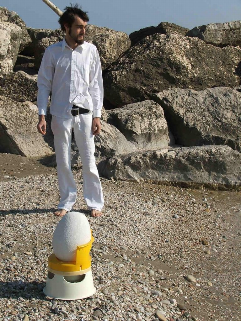 Uova d’Artista 2007https://www.exibart.com/repository/media/eventi/2007/03/uova-d’artista-2007.jpg