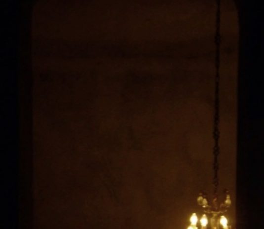 Hôtel de la Lune – Devozioni VIII