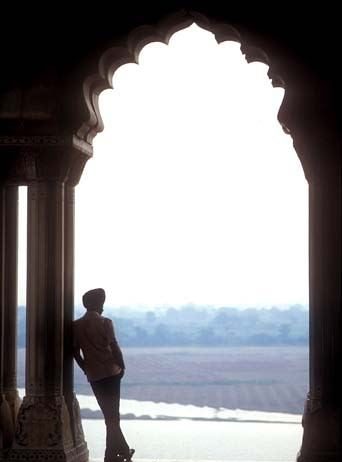 Sebastiano Di Bari – Viaggio intorno all’uomo