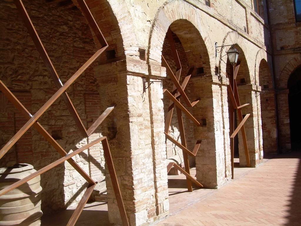 Cantieri d’Arte 2007 – Riccardo Murellihttps://www.exibart.com/repository/media/eventi/2007/09/cantieri-d8217arte-2007-8211-riccardo-murelli.jpg