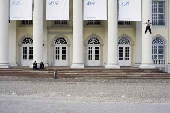 Matthias Bildstein / Philippe Glatz – Documenta 12https://www.exibart.com/repository/media/eventi/2007/10/matthias-bildstein-philippe-glatz-8211-documenta-12.jpg