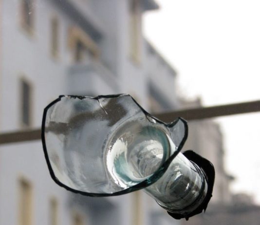 Nicola Di Caprio – Acufeni affilati nell’occhio miope Nicola Di Caprio – Acufeni affilati nell’occhio miope