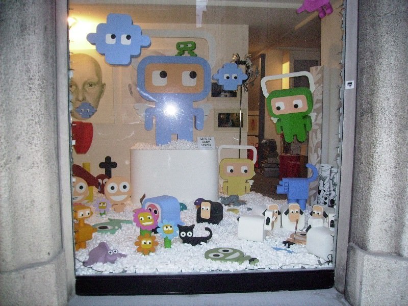 Sure Creative Lab – Life is very stupidhttps://www.exibart.com/repository/media/eventi/2007/12/sure-creative-lab-8211-life-is-very-stupid.jpg