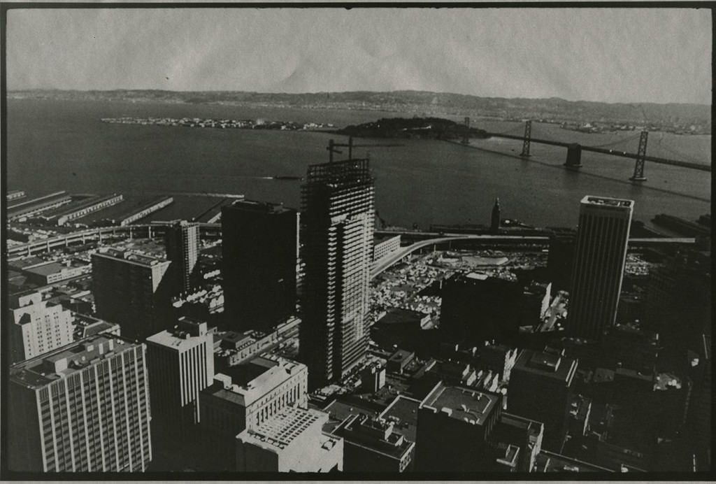 Mario Schifano – America anemicahttps://www.exibart.com/repository/media/eventi/2008/04/mario-schifano-8211-america-anemica.jpg