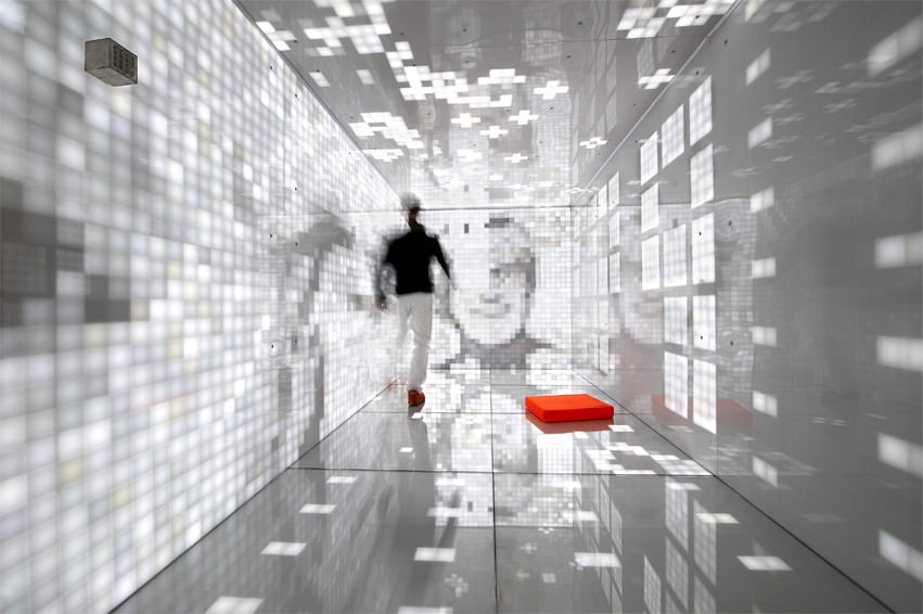 etoy – Passenger encapsulationhttps://www.exibart.com/repository/media/eventi/2008/05/etoy-8211-passenger-encapsulation.jpg