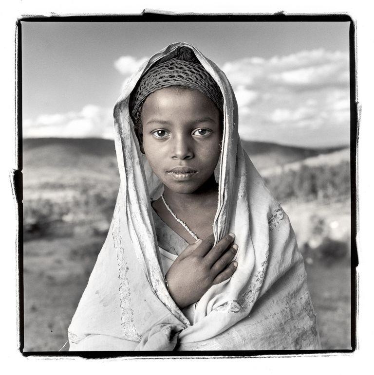 Phil Borges – Io Sonohttps://www.exibart.com/repository/media/eventi/2008/05/phil-borges-8211-io-sono.jpg