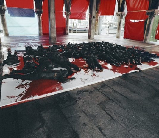 Biennale Internazionale di Fotografia di Brescia 2008: Vanessa Beecroft – VB61 e VB South Sudan Biennale Internazionale di Fotografia di Brescia 2008: Vanessa Beecroft – VB61 e VB South Sudan