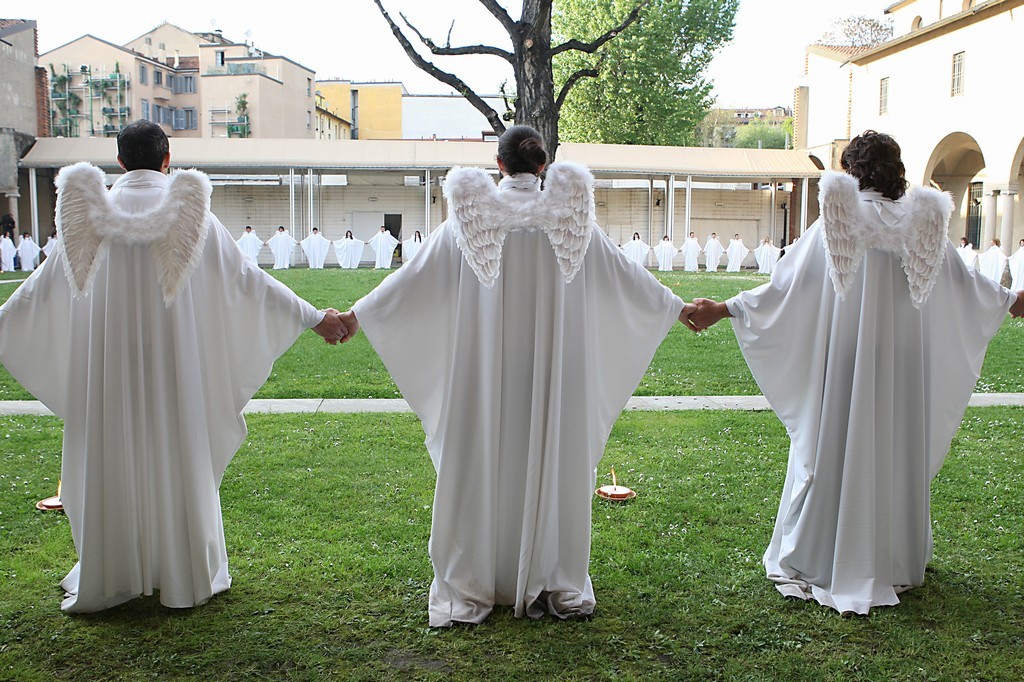 Homo Lucens – spazio, colore, mente, cuore in costruzioni di lucehttps://www.exibart.com/repository/media/eventi/2008/08/homo-lucens-–-spazio-colore-mente-cuore-in-costruzioni-di-luce.jpg