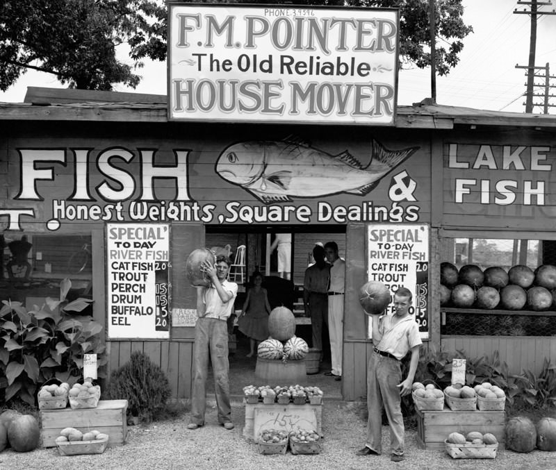 Walker Evans – Argento e carbonehttps://www.exibart.com/repository/media/eventi/2008/09/walker-evans-8211-argento-e-carbone.jpg