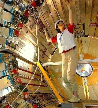 La complessita’ di LHC in mano alle scienziate italiane