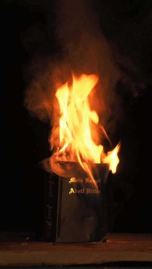Paolo Canevari – Burning mein kampfhttps://www.exibart.com/repository/media/eventi/2008/10/paolo-canevari-8211-burning-mein-kampf.jpg