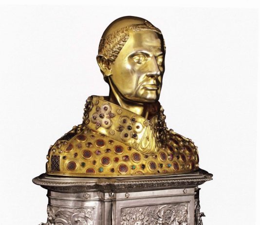 Il busto reliquiario di San Gennaro  nella Cappella del Tesoro di San Gennaro a Napoli