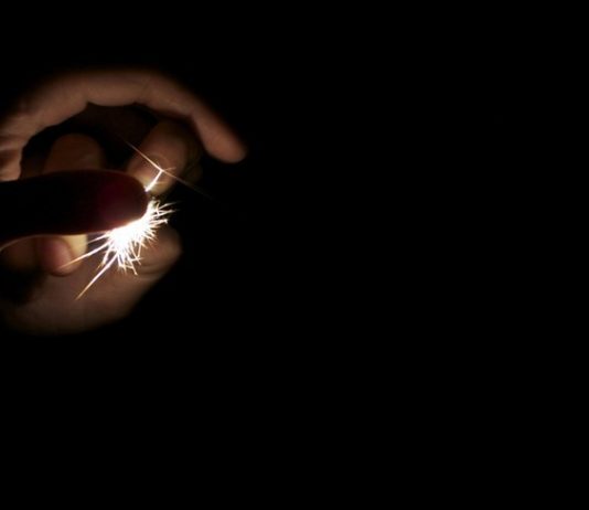 Naama Tsabar – Night Falls