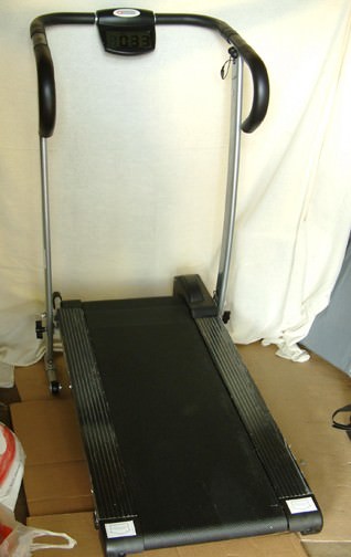 Pierre Bismuth – Oggetti che avrebbero dovuto cambiare la tua vitahttps://www.exibart.com/repository/media/eventi/2008/11/pierre-bismuth-8211-oggetti-che-avrebbero-dovuto-cambiare-la-tua-vita.jpg