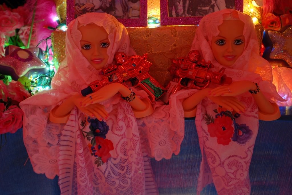 Zena El Khalil – A’ Salaam Alaykum: Peace be upon youhttps://www.exibart.com/repository/media/eventi/2008/11/zena-el-khalil-8211-a’-salaam-alaykum-peace-be-upon-you.jpg