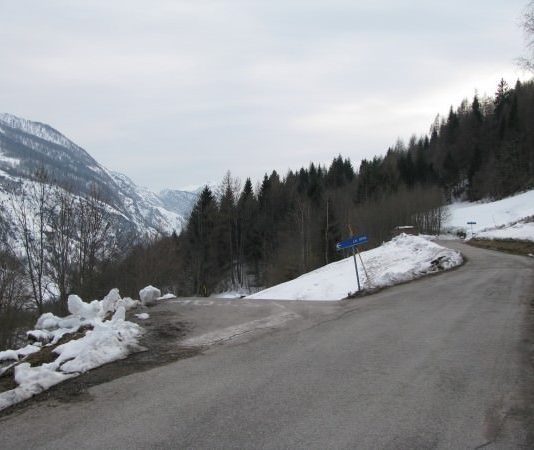 Bedwyr Williams – Mini Bus