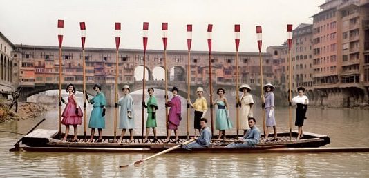 La moda scritta con la luce