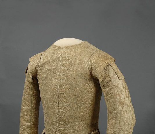 Ora d’Arte. Vestito a festa: abiti e tessuti inediti in mostra