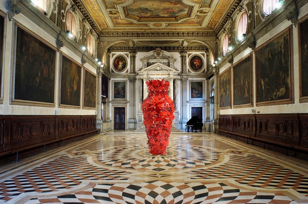 Tarshito – Il Vaso e la Crocehttps://www.exibart.com/repository/media/eventi/2008/12/tarshito-8211-il-vaso-e-la-croce.jpg