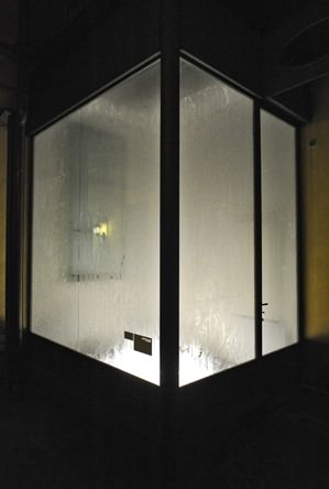 Alessandro Sarra – Meet the artist, get some beers, buy more works of art