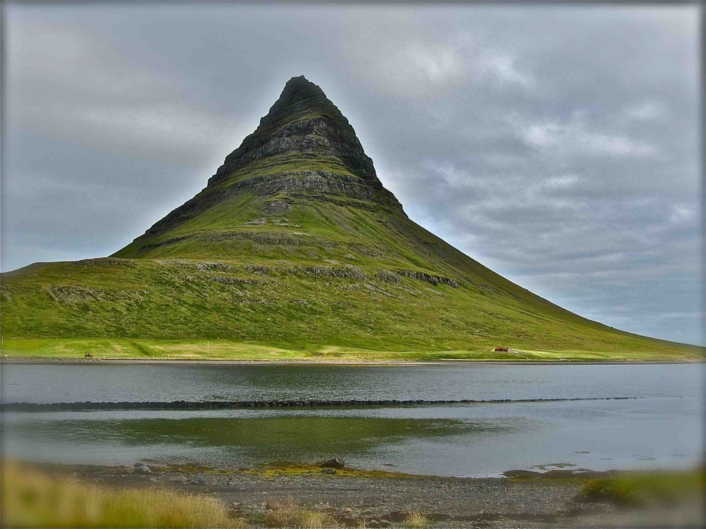 Antonia Colasante / Emiliano Bartolucci – Náttúrahttps://www.exibart.com/repository/media/eventi/2009/05/antonia-colasante-emiliano-bartolucci-8211-náttúra.jpg