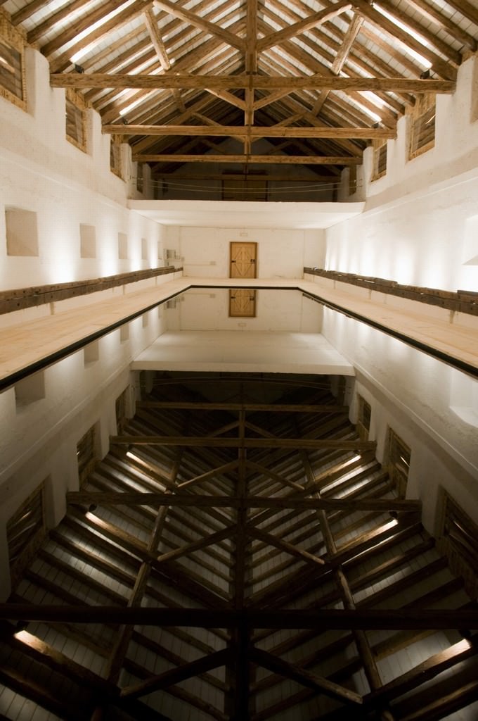 Erik Samakh – Al bordo dell’acquahttps://www.exibart.com/repository/media/eventi/2009/05/erik-samakh-8211-al-bordo-dell8217acqua.jpg