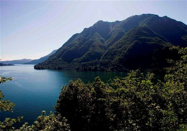 Matteo Galvano / Ferdinando Sacco – Uno sguardo non convenzionale sul lago di Comohttps://www.exibart.com/repository/media/eventi/2009/06/matteo-galvano-ferdinando-sacco-8211-uno-sguardo-non-convenzionale-sul-lago-di-como.jpg