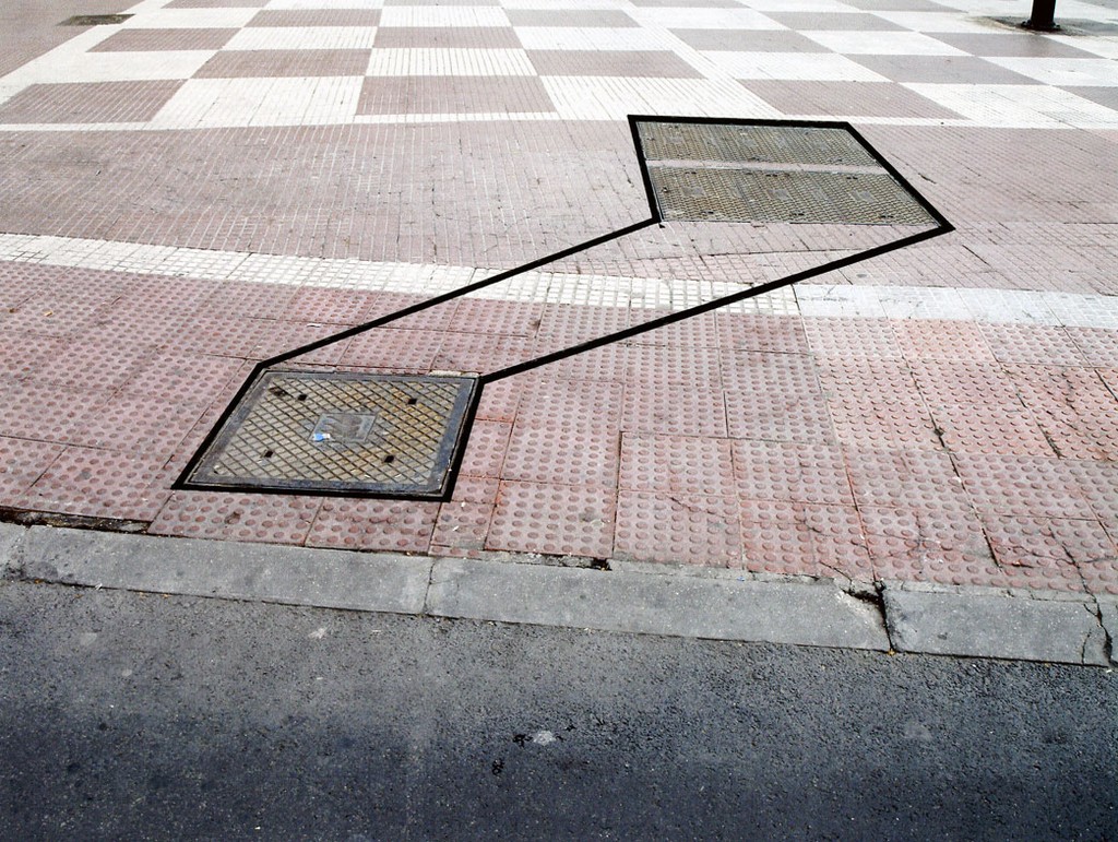 Marlon De Azambuja – Movimento Concretohttps://www.exibart.com/repository/media/eventi/2009/09/marlon-de-azambuja-8211-movimento-concreto.jpg