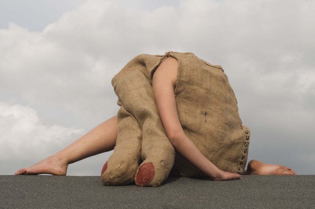 Zoé Gruni – Metatohttps://www.exibart.com/repository/media/eventi/2009/09/zoé-gruni-8211-metato.jpg