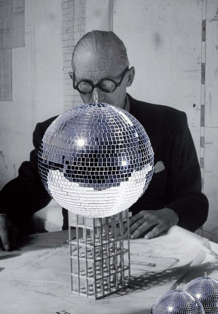 Daniel González – Disco Le Corbusierhttps://www.exibart.com/repository/media/eventi/2010/01/daniel-gonzález-8211-disco-le-corbusier.jpg