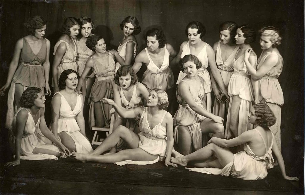 Nudo per Stalin. Il corpo nella fotografia sovietica negli anni Ventihttps://www.exibart.com/repository/media/eventi/2010/01/nudo-per-stalin.-il-corpo-nella-fotografia-sovietica-negli-anni-venti.jpg