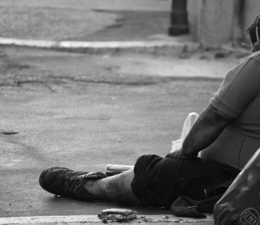 Fabio Petrelli – La città di cenere. Vite al margine